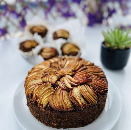 APPLE & CINNAMON TEA CAKE